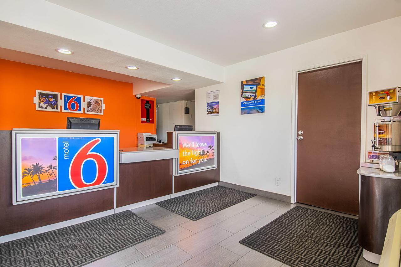 Motel 6-Bakersfield, Ca - Airport Exteriör bild