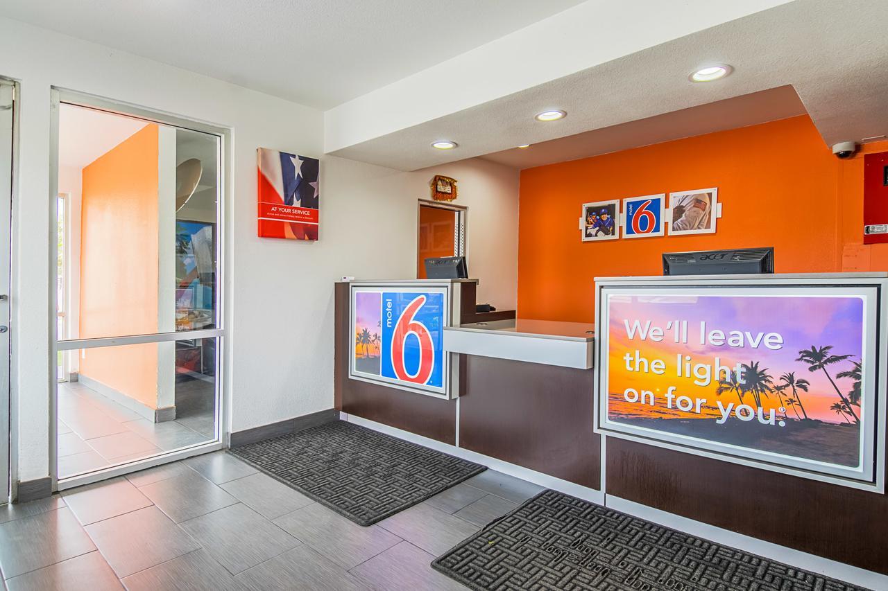 Motel 6-Bakersfield, Ca - Airport Exteriör bild