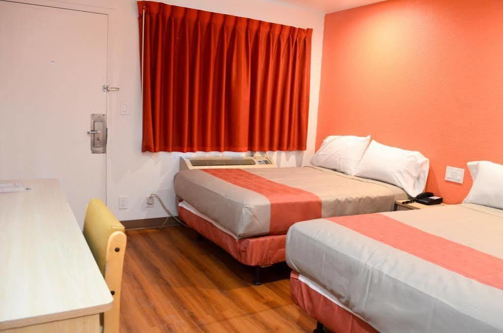 Motel 6-Bakersfield, Ca - Airport Exteriör bild