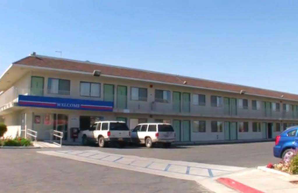 Motel 6-Bakersfield, Ca - Airport Exteriör bild