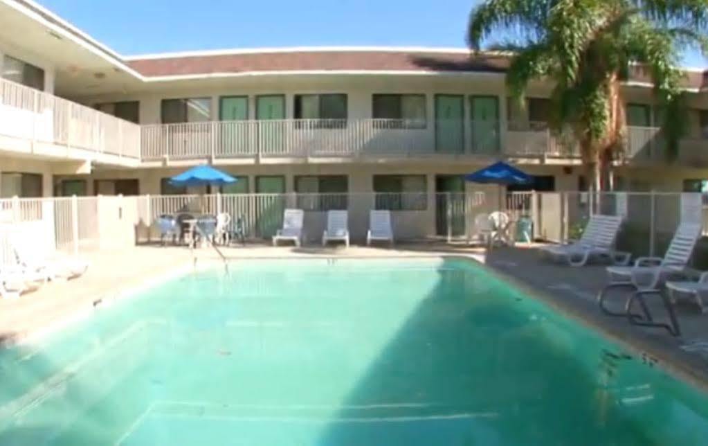 Motel 6-Bakersfield, Ca - Airport Exteriör bild