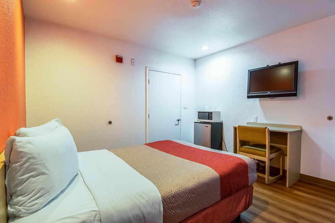 Motel 6-Bakersfield, Ca - Airport Exteriör bild