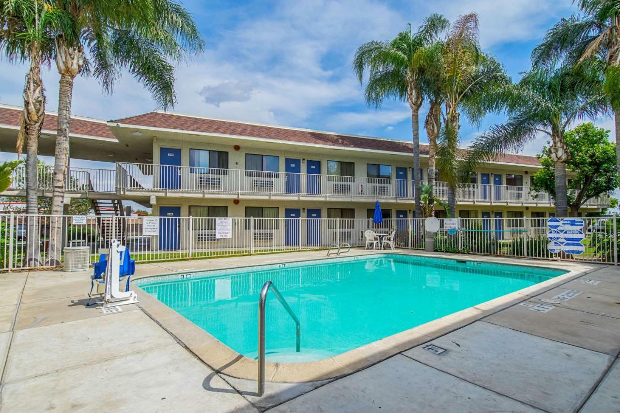 Motel 6-Bakersfield, Ca - Airport Exteriör bild